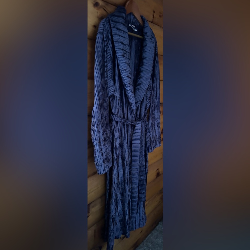 Luxurious Crushed Velvet Robe in Grape Purple